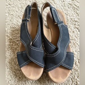 🎀3/$25🎀 Clarks Black Sandals with Stitch Accents.  Size 7